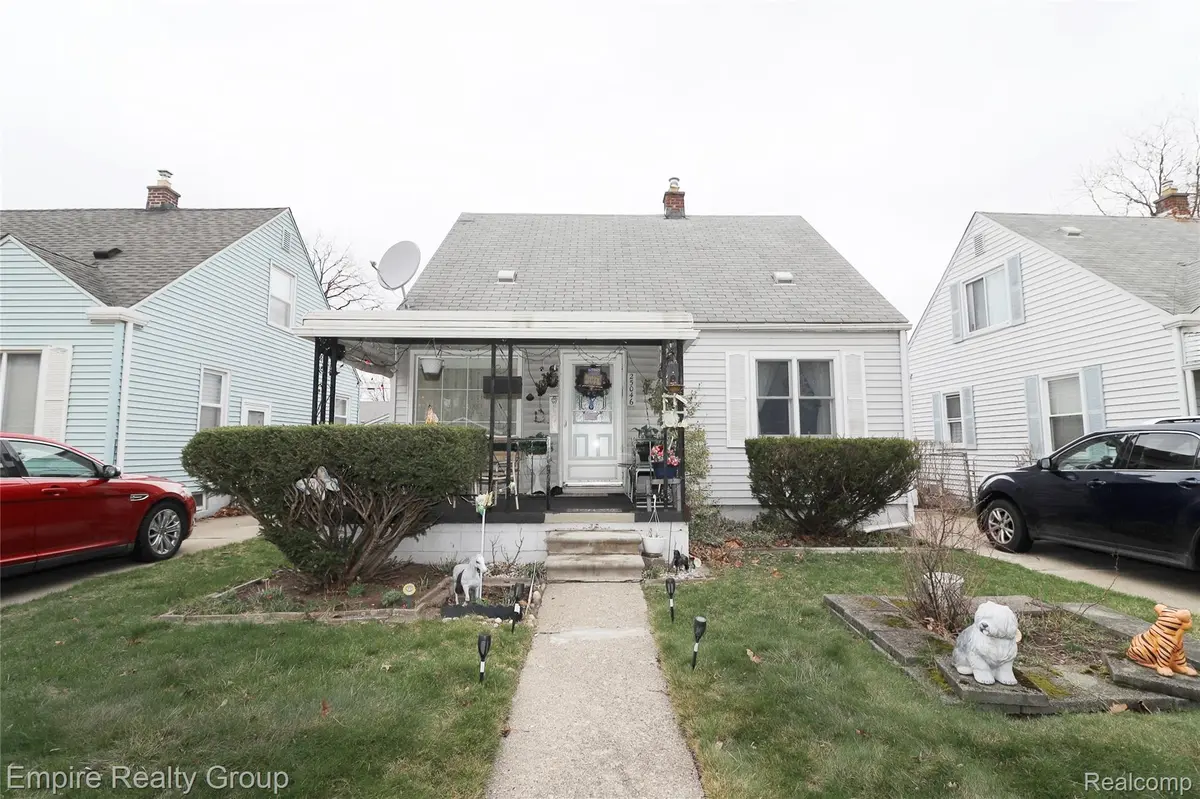 25046 Stanford ST, Dearborn Heights, MI 48125