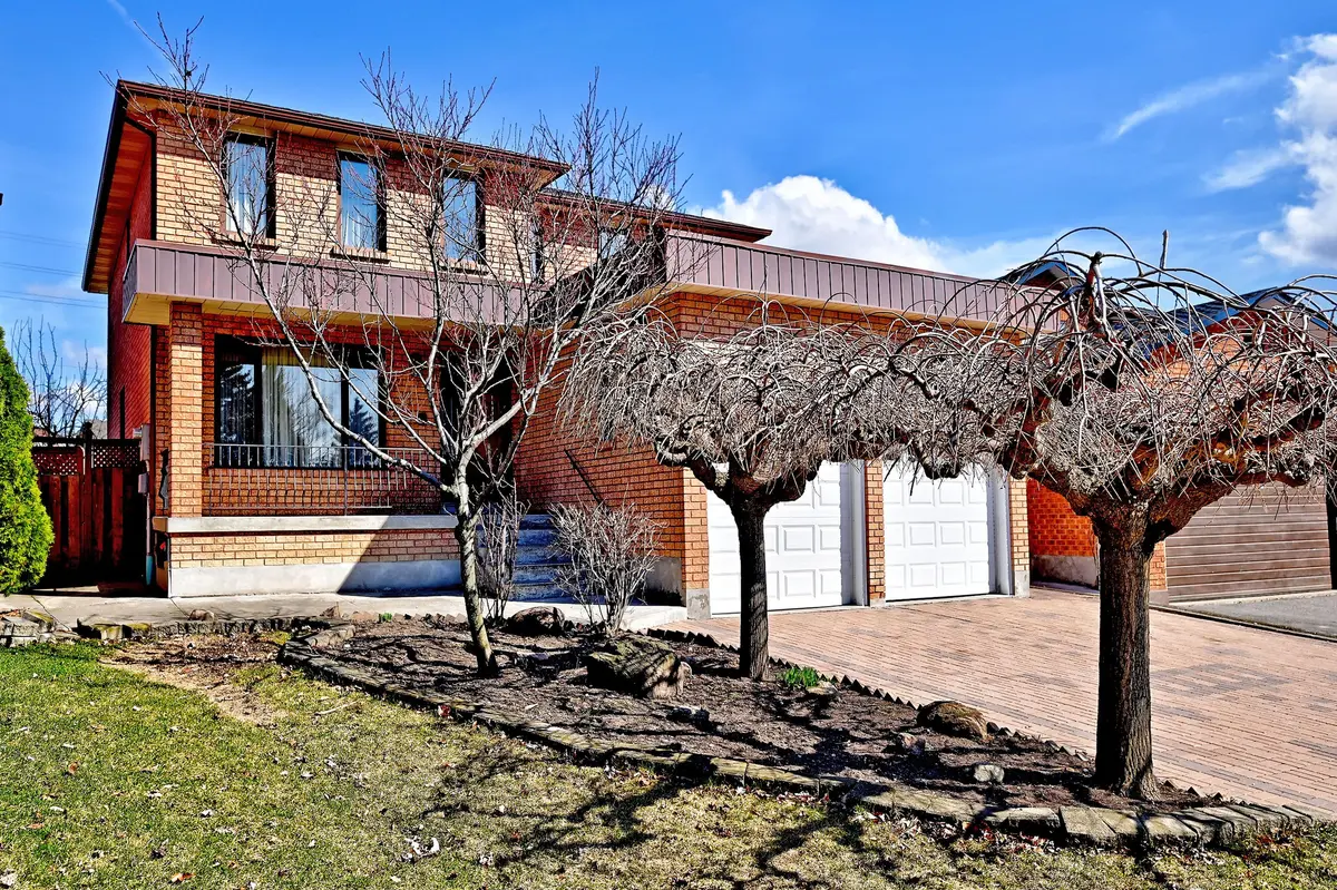 45 Royal Garden BLVD, Vaughan, ON L4L 7C4