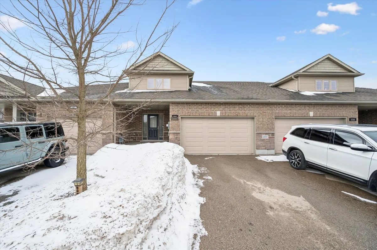 235 Spencer DR, Centre Wellington, ON N0B 1S0