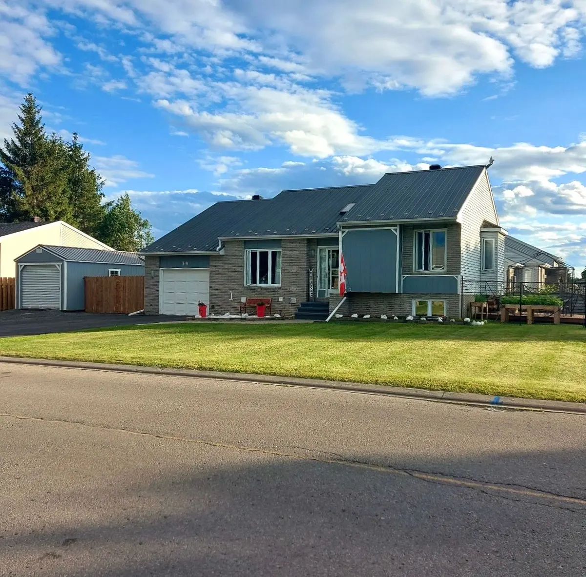 51 Marcel ST E, Russell, ON K0A 1W0