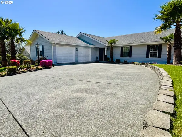 835 HIGHLAND AVE, Brookings, OR 97415