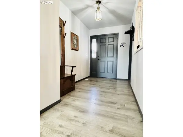 835 HIGHLAND AVE, Brookings, OR 97415