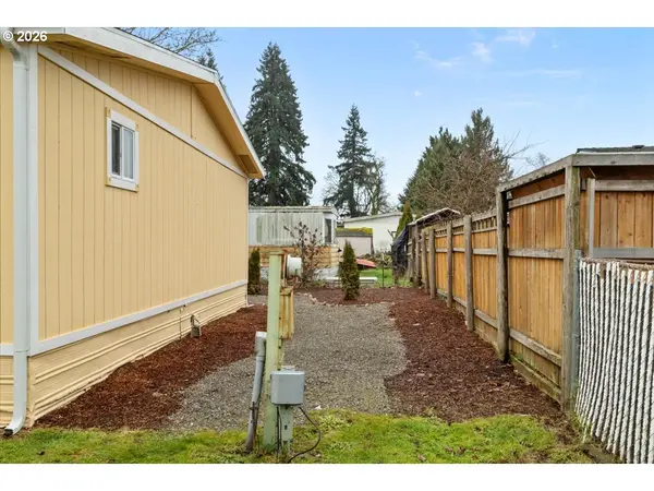 9874 GOLF CLUB RD #82, Stayton, OR 97383