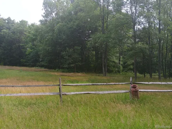 1795 S Jackson AVE, Harrison, MI 48625