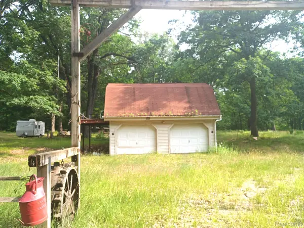 1795 S Jackson AVE, Harrison, MI 48625