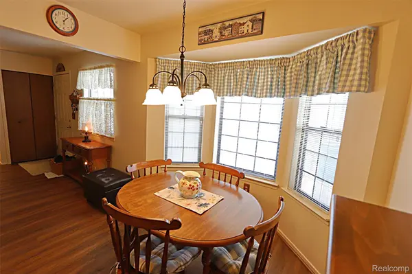 2131 Vine Way DR #97, Canton Charter Township, MI 48188