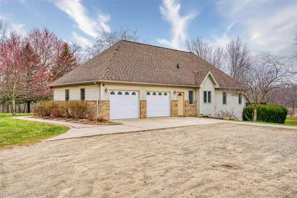 6400 Sober RD, Conway Township, MI 48836