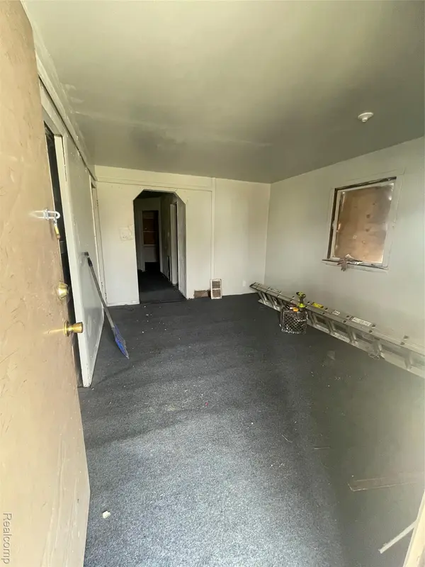 12112 Findlay ST, Detroit, MI 48205