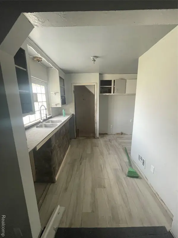 12112 Findlay ST, Detroit, MI 48205