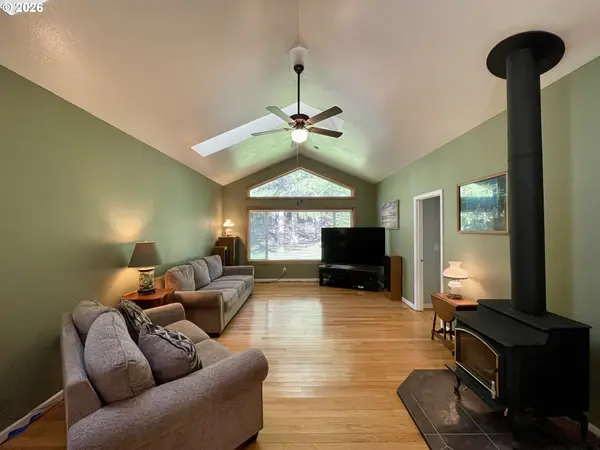 58813 GARDEN VALLEY RD, Coquille, OR 97423