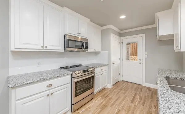 718 Rolling Terrace Circle, Granbury, TX 76049