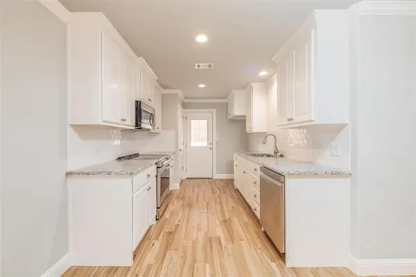 718 Rolling Terrace Circle, Granbury, TX 76049