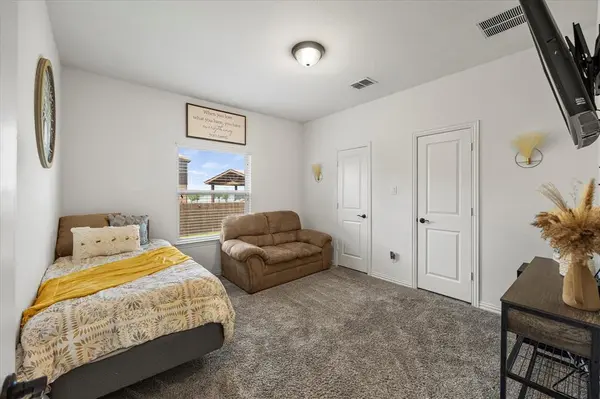 4306 Gulls Landing Circle, Garland, TX 75043