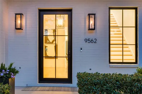 9562 Lakemont Drive, Dallas, TX 75220