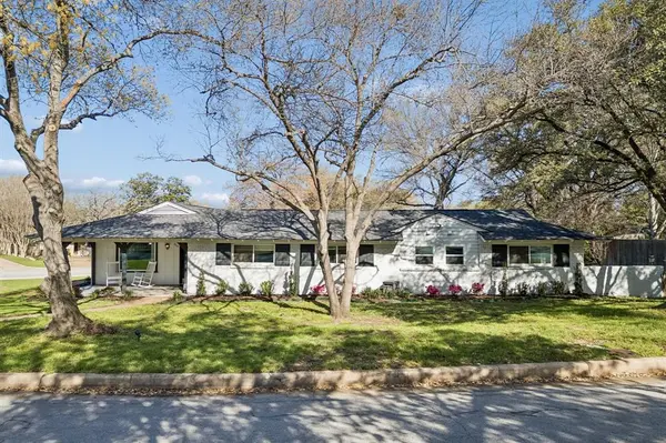 1828 Ems Road E, Fort Worth, TX 76116