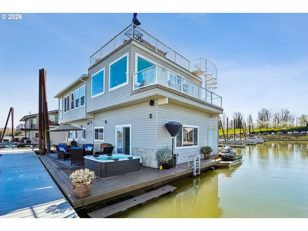 19609 NE Marine DR #B18, Portland, OR 97230