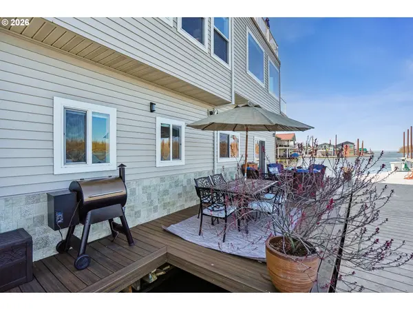 19609 NE Marine DR #B18, Portland, OR 97230