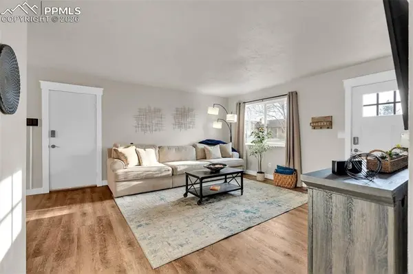 2010 Shawnee DR, Colorado Springs, CO 80915