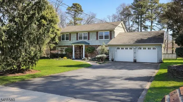 142 Monmouth Rd, Monroe Twp., NJ 08831