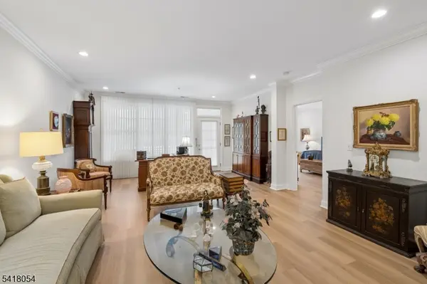 5205 Pointe Gate Dr, Livingston Twp., NJ 07039