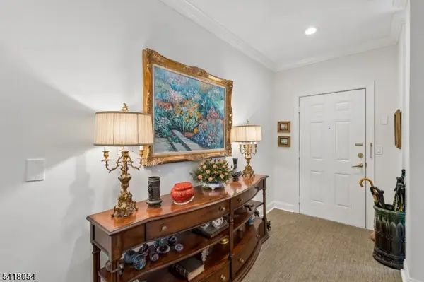 5205 Pointe Gate Dr, Livingston Twp., NJ 07039