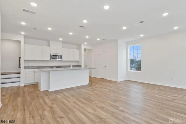 735 Station Rd #1, Dunellen Boro, NJ 08812