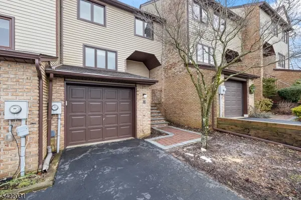 33 Stockton Ct, Parsippany-troy Hills Twp., NJ 07950