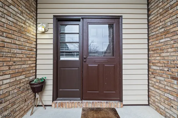 33 Stockton Ct, Parsippany-troy Hills Twp., NJ 07950