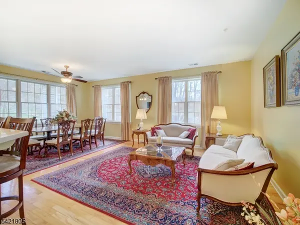 9 Zachary Way, Mount Arlington Boro, NJ 07856