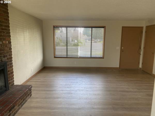 4130 SCENIC DR, Eugene, OR 97404