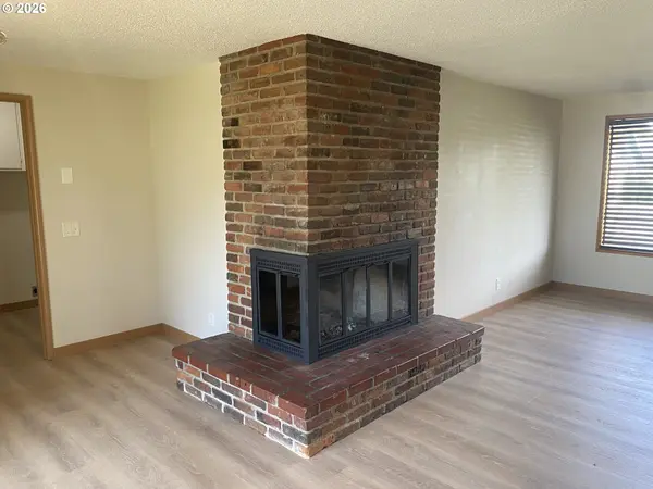 4130 SCENIC DR, Eugene, OR 97404