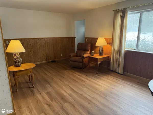 619 Monroe AVE, Mt Morris, MI 48458