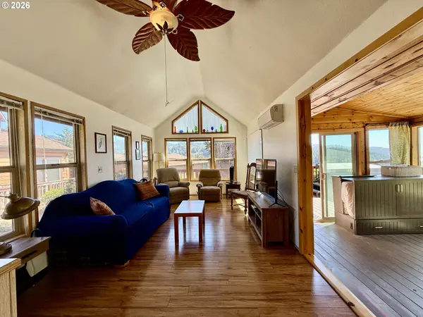 19921 WHALESHEAD RD #U1, Brookings, OR 97415