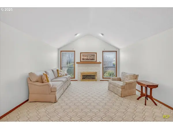 2332 NE 158TH AVE, Portland, OR 97230