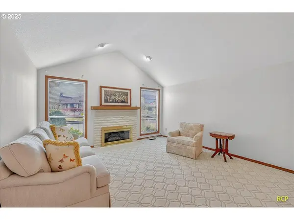 2332 NE 158TH AVE, Portland, OR 97230