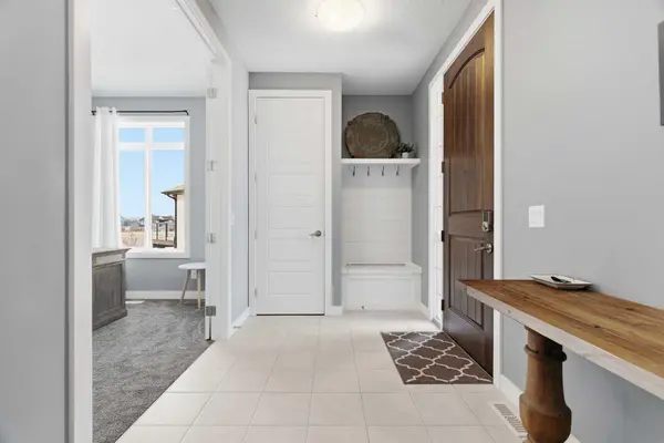 12 Ranchers Bay, Okotoks, AB T1S 0P2