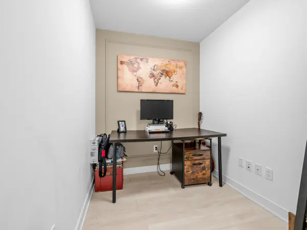 60 Tannery RD #817, Toronto C08, ON M5A 0A8