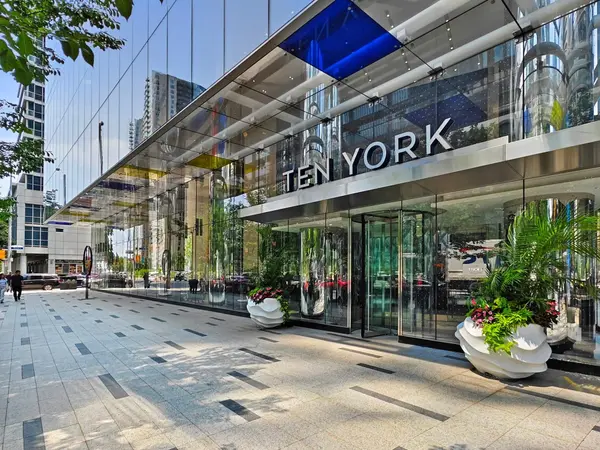 10 York ST #1905, Toronto C01, ON M5J 0E1