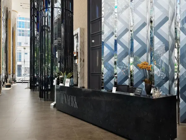 10 York ST #1905, Toronto C01, ON M5J 0E1