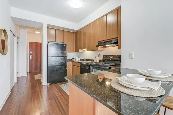 30 Canterbury PL #501, Toronto C07, ON M2N 0B9