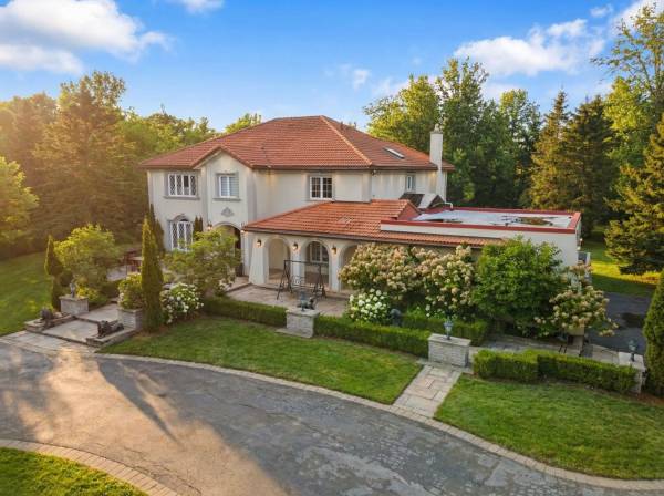 10 Bunting CT, Ajax, ON L1T 3S5