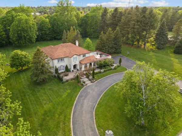 10 Bunting CT, Ajax, ON L1T 3S5