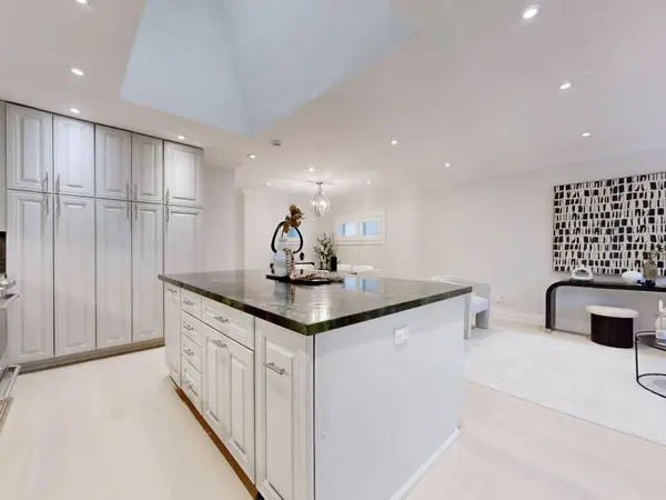 1607 Woodbine Heights BLVD, Toronto E03, ON M4B 3A3