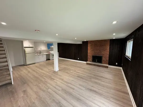 163 Hilltop DR #Lower, East Gwillimbury, ON L9N 1B9