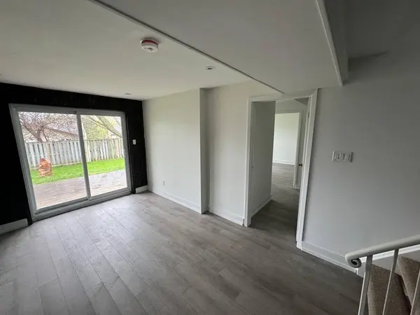 163 Hilltop DR #Lower, East Gwillimbury, ON L9N 1B9