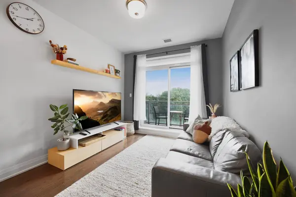 15277 Yonge ST #602A, Aurora, ON L4G 1N6