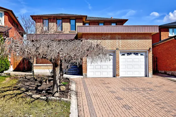 45 Royal Garden BLVD, Vaughan, ON L4L 7C4