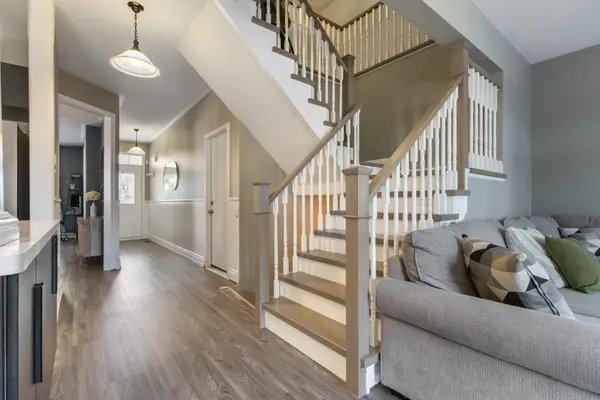 163 Glasgow CRES, Georgina, ON L4P 4A9