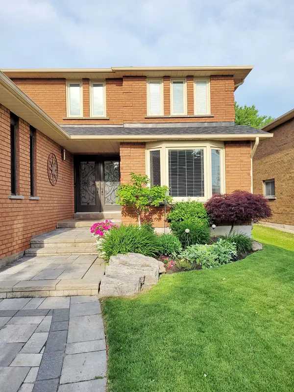 20 Saratoga RD, Markham, ON L3P 7J2