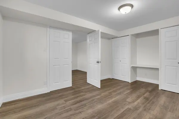 124 Springdale DR #Basement, Barrie, ON L4M 4Y2